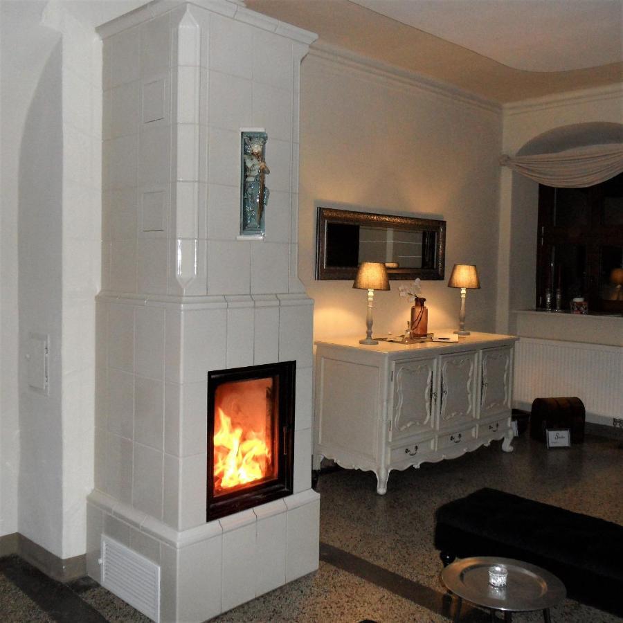 Herrenhaus Kunzwerda Bei Torgau - Aparthotel, Boardinghouse, Wohnen Auf Zeit Esterno foto